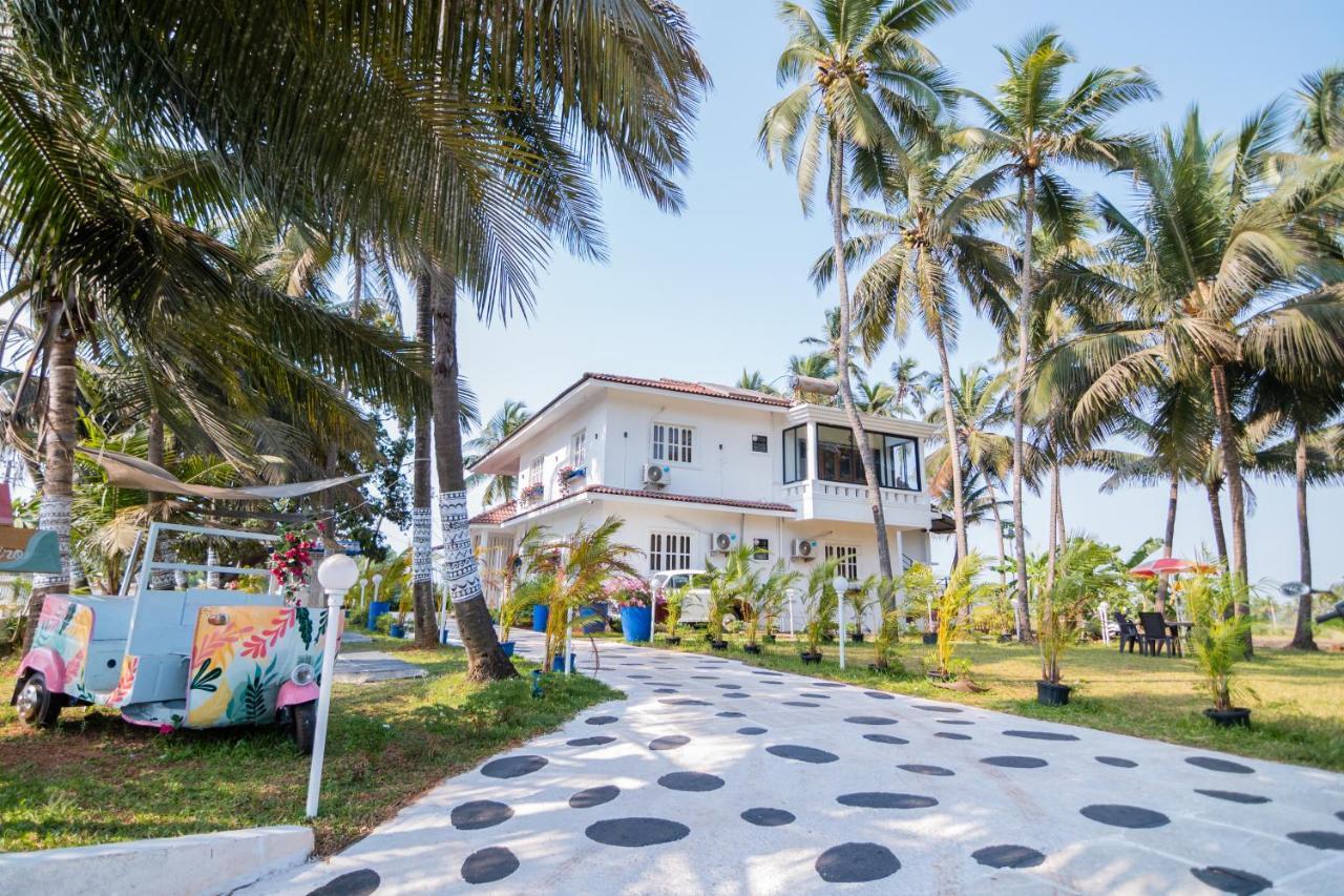 Bed and Breakfast White House In Goa, Truly Amazing Experience Saligao Экстерьер фото