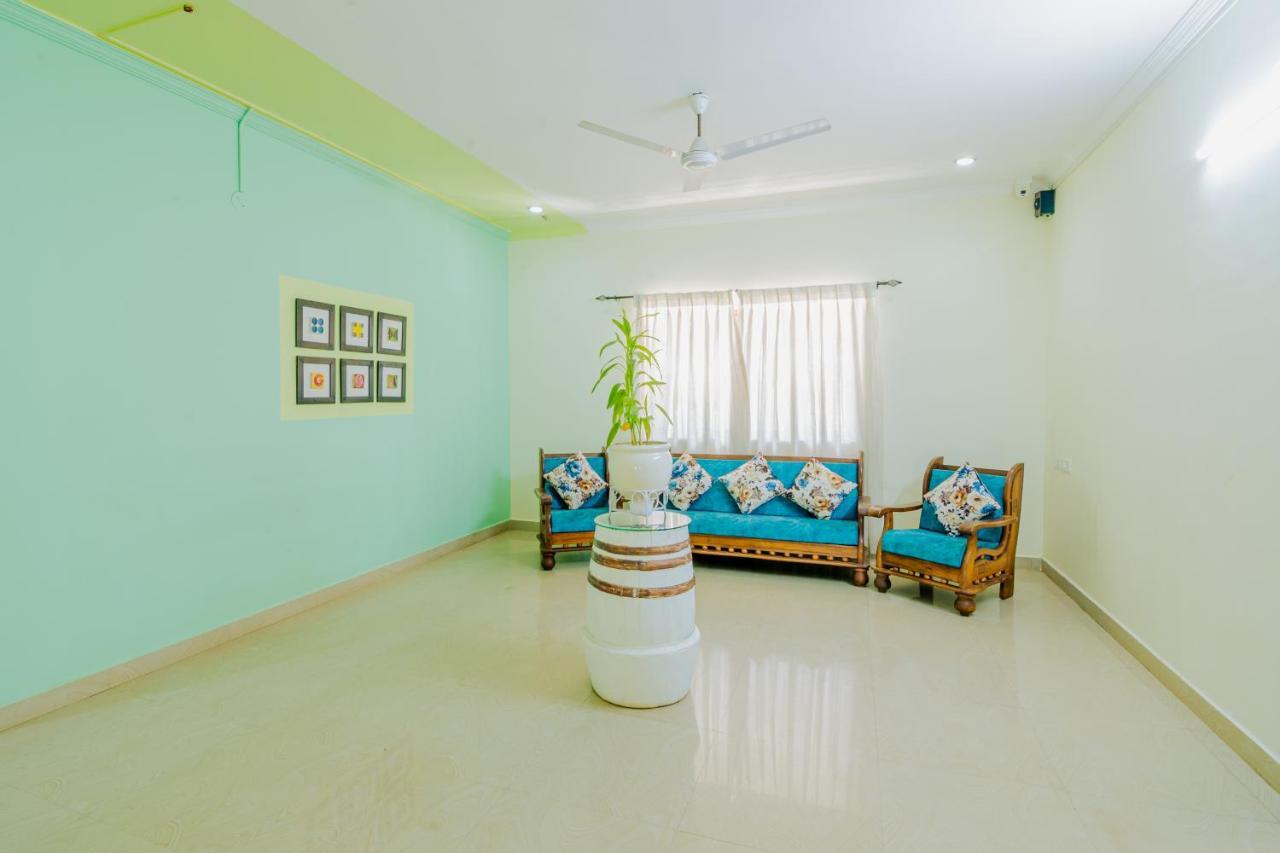 Bed and Breakfast White House In Goa, Truly Amazing Experience Saligao Экстерьер фото