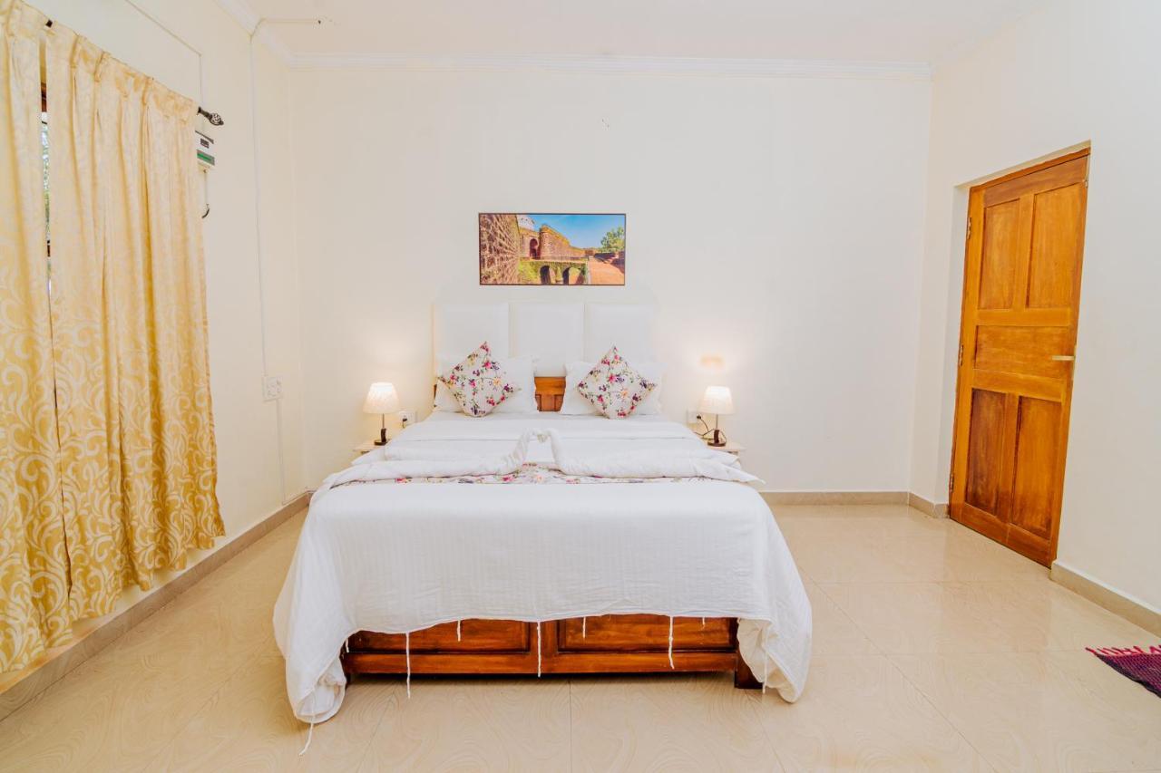 Bed and Breakfast White House In Goa, Truly Amazing Experience Saligao Экстерьер фото