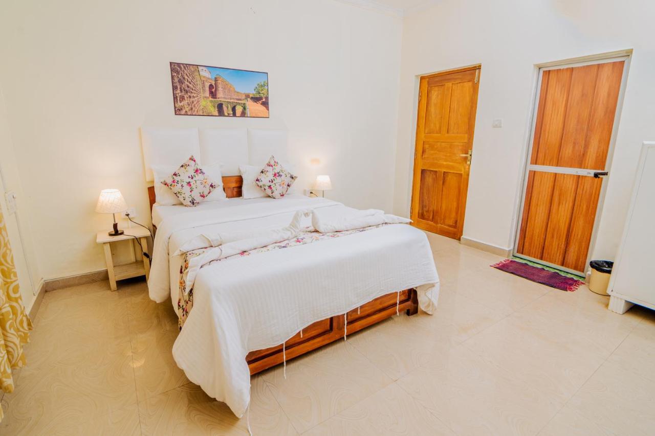 Bed and Breakfast White House In Goa, Truly Amazing Experience Saligao Экстерьер фото